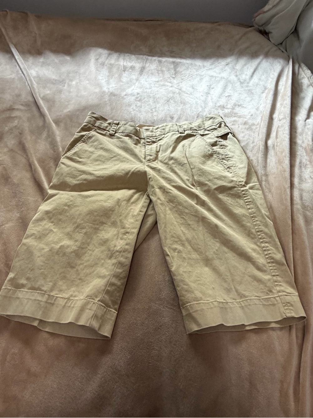 Vince Women's Chino Bermuda Shorts in Light Khaki Size 6 Golf Preppy